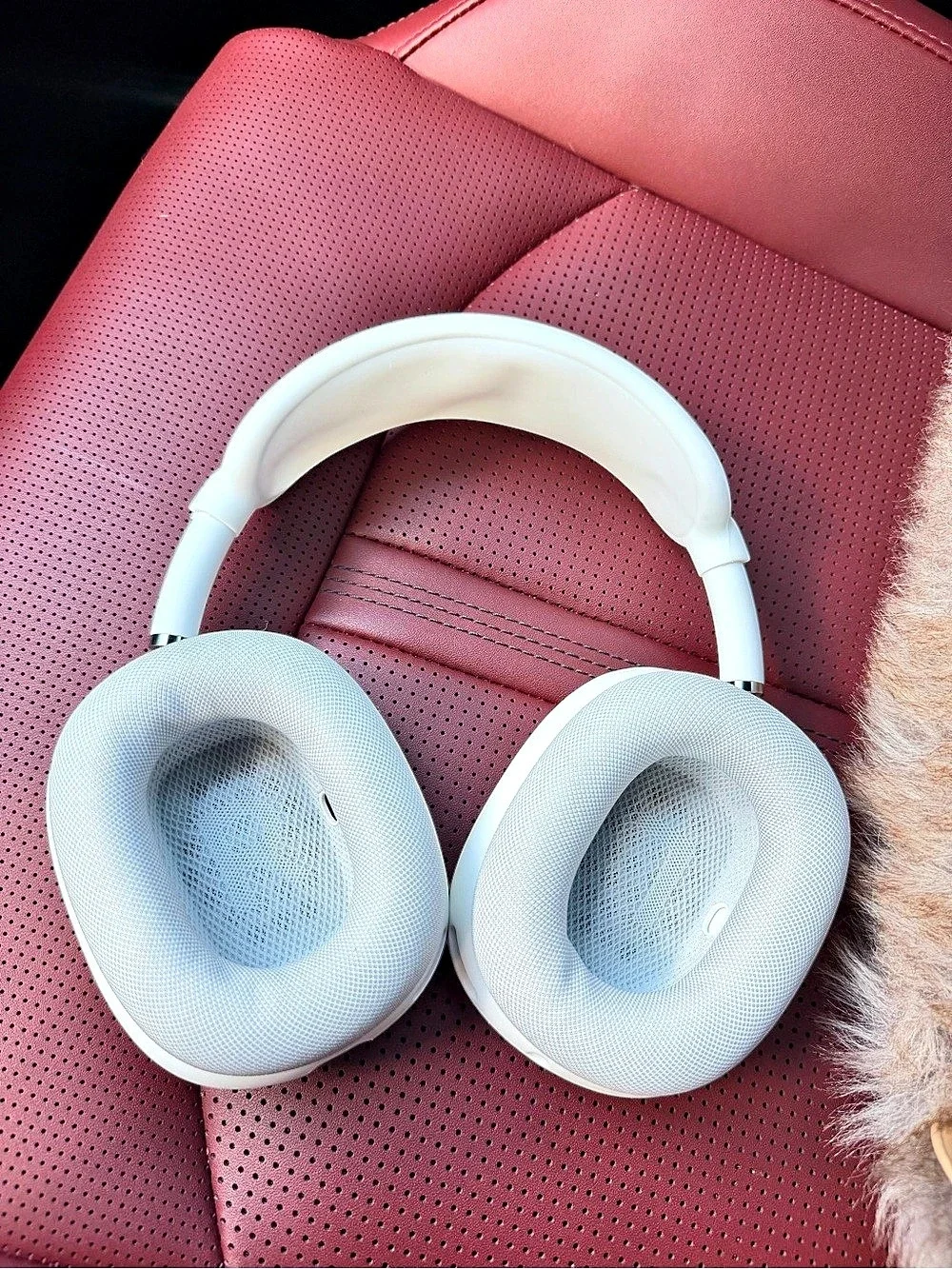 Apple AirPods Max Over-Ear Headphones White